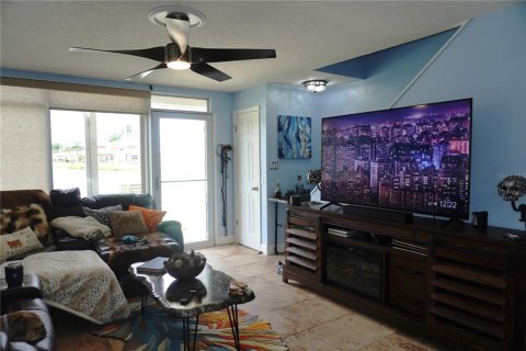 Condo in Holiday, Florida, 2 bedrooms  № 1879604 - photo 29