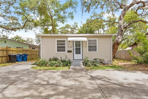 House in Clearwater, Florida 3 bedrooms, 89.37 sq.m. № 1666432 - photo 1