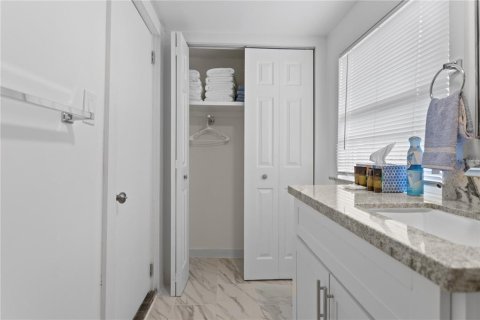 House in Clearwater, Florida 3 bedrooms, 89.37 sq.m. № 1666432 - photo 19