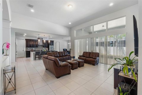 House in Winter Garden, Florida 5 bedrooms, 415.74 sq.m. № 1585434 - photo 24