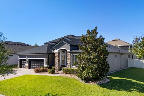 House in Winter Garden, Florida 5 bedrooms, 415.74 sq.m. № 1585434 - photo 4