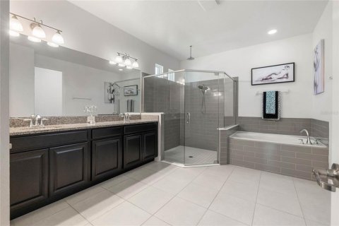 House in Winter Garden, Florida 5 bedrooms, 415.74 sq.m. № 1585434 - photo 27