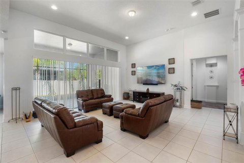 House in Winter Garden, Florida 5 bedrooms, 415.74 sq.m. № 1585434 - photo 23