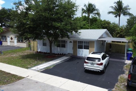 Casa en venta en Fort Lauderdale, Florida, 3 dormitorios, 107.02 m2 № 1936171 - foto 1