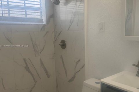 Casa en venta en Fort Lauderdale, Florida, 3 dormitorios, 107.02 m2 № 1936171 - foto 23