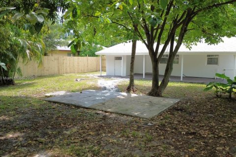 House in Fort Lauderdale, Florida 3 bedrooms, 107.02 sq.m. № 1936171 - photo 29