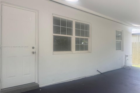 Casa en venta en Fort Lauderdale, Florida, 3 dormitorios, 107.02 m2 № 1936171 - foto 25