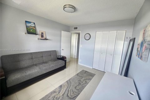 Купить кондоминиум в Холливуд, Флорида 2 спальни, 89.93м2, № 2015574 - фото 8