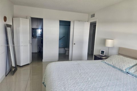 Купить кондоминиум в Холливуд, Флорида 2 спальни, 89.93м2, № 2015574 - фото 11