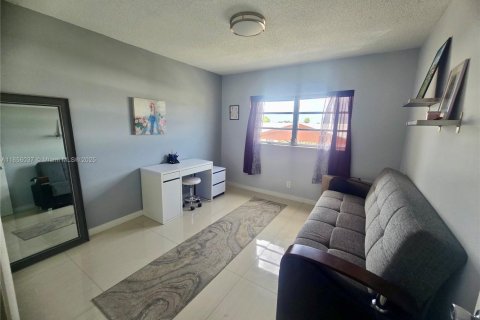 Купить кондоминиум в Холливуд, Флорида 2 спальни, 89.93м2, № 2015574 - фото 7