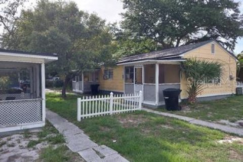 Propiedad comercial en venta en Saint Petersburg, Florida, 4 dormitorios, 163.51 m2 № 2418783 - foto 3