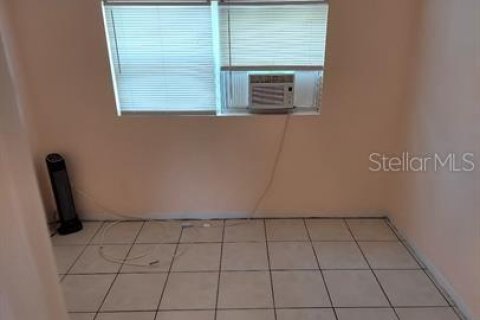 Propiedad comercial en venta en Saint Petersburg, Florida, 4 dormitorios, 163.51 m2 № 2418783 - foto 18