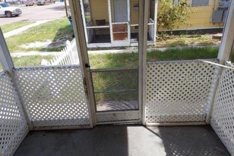 Propiedad comercial en venta en Saint Petersburg, Florida, 4 dormitorios, 163.51 m2 № 2418783 - foto 6