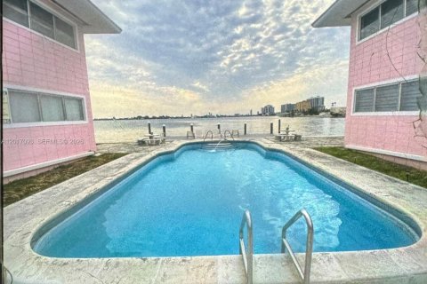 Copropriété à vendre à North Bay Village, Floride: 1 chambre, 68.84 m2 № 2262077 - photo 7