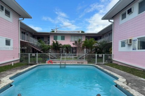 Copropriété à vendre à North Bay Village, Floride: 1 chambre, 68.84 m2 № 2262077 - photo 2