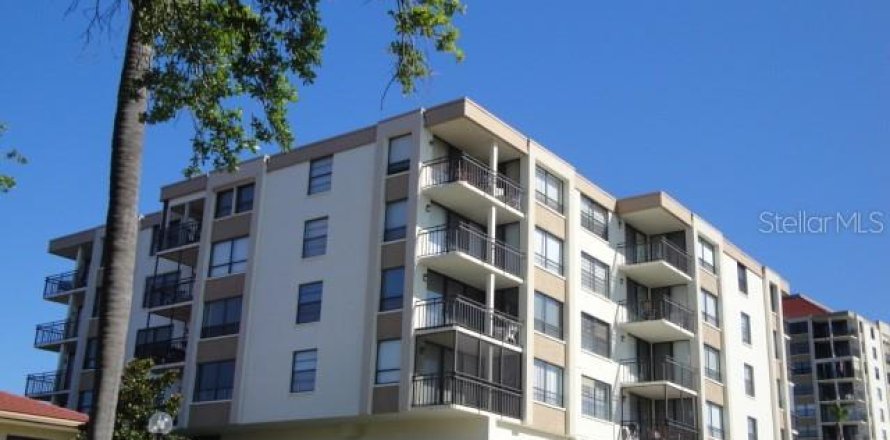 Condo in Saint Petersburg, Florida, 2 bedrooms № 2218405