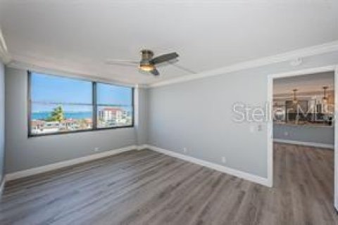 Condo in Saint Petersburg, Florida, 2 bedrooms № 2218405 - photo 13