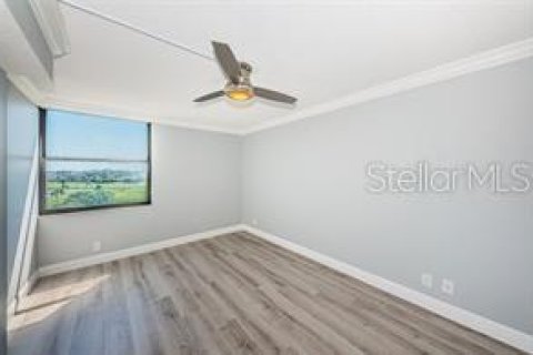 Condo in Saint Petersburg, Florida, 2 bedrooms № 2218405 - photo 18