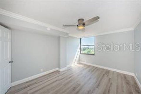 Condo in Saint Petersburg, Florida, 2 bedrooms № 2218405 - photo 17