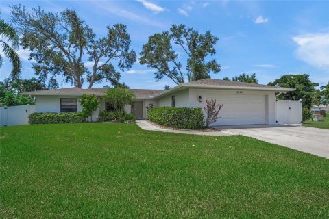 Casa en venta en Sarasota, Florida, 3 dormitorios, 151.43 m2 № 1866921 - foto 1