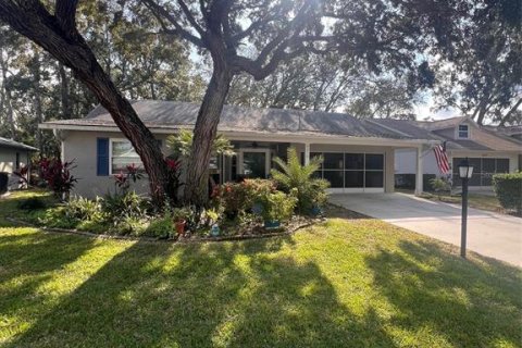 House in Spring Hill, Florida 2 bedrooms, 106.47 sq.m. № 1608176 - photo 1