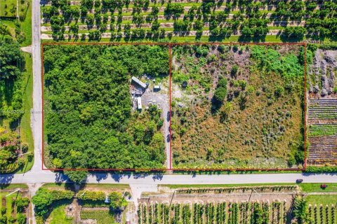 Commercial property in Homestead, Florida № 1868129 - photo 2