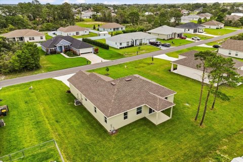 House in Sebring, Florida 4 bedrooms, 177.72 sq.m. № 1638255 - photo 29