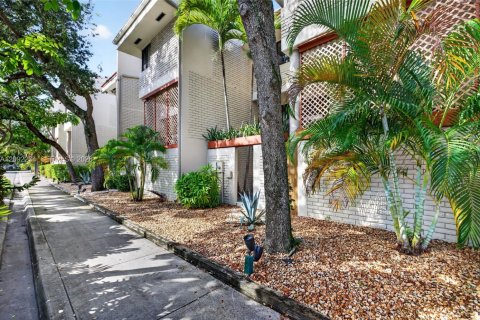 Townhouse in Fort Lauderdale, Florida 3 bedrooms, 154.03 sq.m. № 2389830 - photo 25