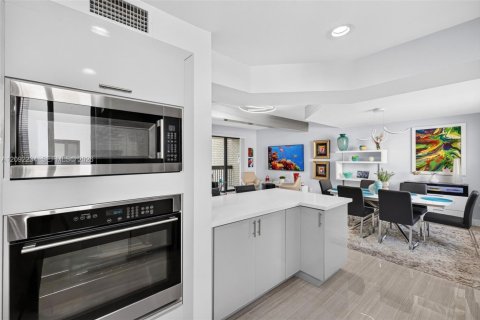 Townhouse in Fort Lauderdale, Florida 3 bedrooms, 154.03 sq.m. № 2389830 - photo 6