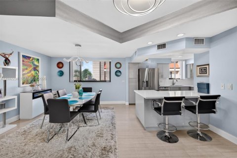 Townhouse in Fort Lauderdale, Florida 3 bedrooms, 154.03 sq.m. № 2389830 - photo 10