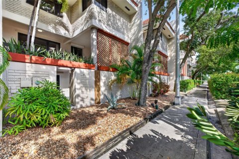 Townhouse in Fort Lauderdale, Florida 3 bedrooms, 154.03 sq.m. № 2389830
