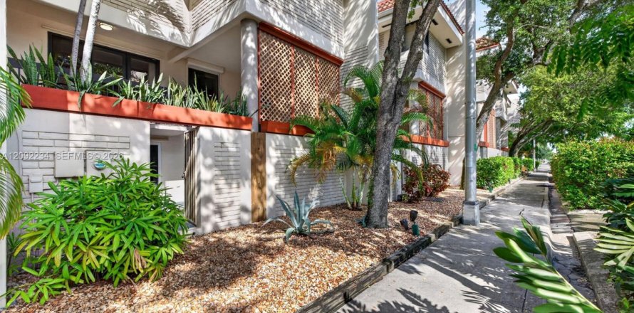 Townhouse in Fort Lauderdale, Florida 3 bedrooms, 154.03 sq.m. № 2389830