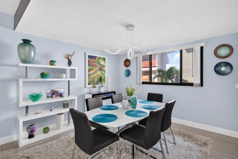 Townhouse in Fort Lauderdale, Florida 3 bedrooms, 154.03 sq.m. № 2389830 - photo 11