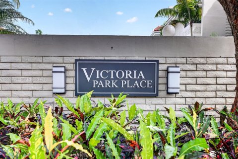Townhouse in Fort Lauderdale, Florida 3 bedrooms, 154.03 sq.m. № 2389830 - photo 22