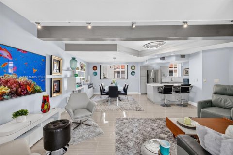 Townhouse in Fort Lauderdale, Florida 3 bedrooms, 154.03 sq.m. № 2389830 - photo 7