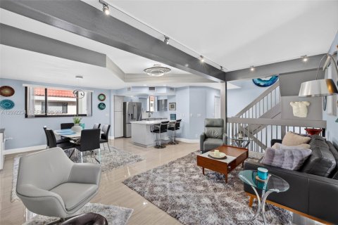 Townhouse in Fort Lauderdale, Florida 3 bedrooms, 154.03 sq.m. № 2389830 - photo 3
