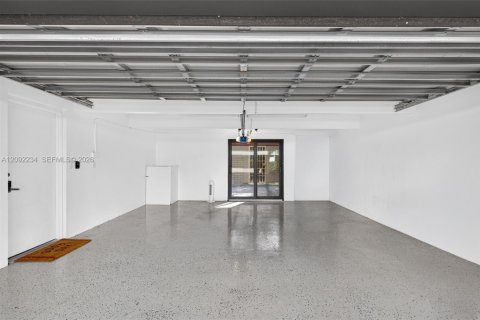 Townhouse in Fort Lauderdale, Florida 3 bedrooms, 154.03 sq.m. № 2389830 - photo 24
