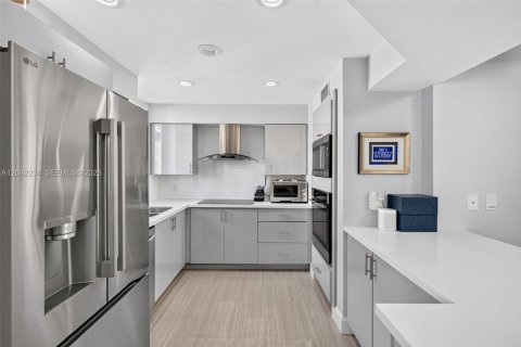 Townhouse in Fort Lauderdale, Florida 3 bedrooms, 154.03 sq.m. № 2389830 - photo 16