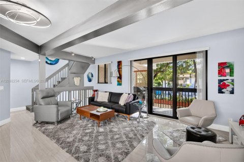 Townhouse in Fort Lauderdale, Florida 3 bedrooms, 154.03 sq.m. № 2389830 - photo 5