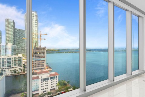 Copropriété à louer à Miami, Floride: 2 chambres, 102.66 m2 № 1976696 - photo 2