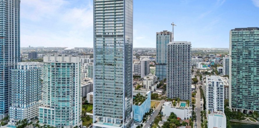 Condo à Miami, Floride, 2 chambres  № 1976696