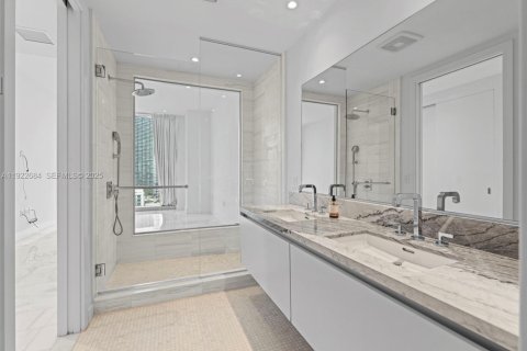 Copropriété à louer à Miami, Floride: 2 chambres, 102.66 m2 № 1976696 - photo 14