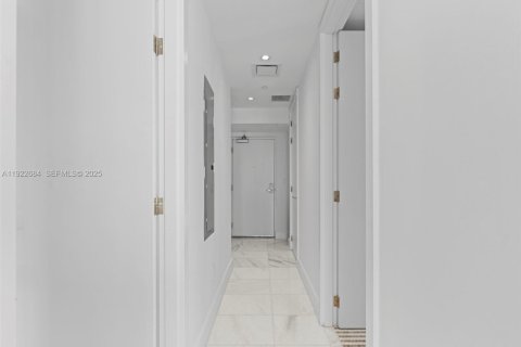 Copropriété à louer à Miami, Floride: 2 chambres, 102.66 m2 № 1976696 - photo 24