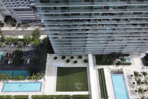 Condominio en alquiler en Miami, Florida, 1 dormitorio, 65.68 m2 № 1888885 - foto 10