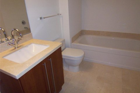 Condominio en alquiler en Miami, Florida, 1 dormitorio, 65.68 m2 № 1888885 - foto 5