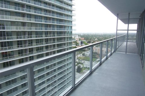 Condominio en alquiler en Miami, Florida, 1 dormitorio, 65.68 m2 № 1888885 - foto 9
