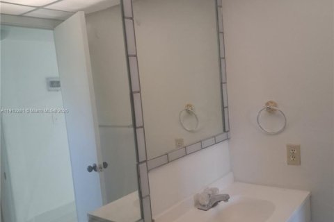 Copropriété à louer à Sunrise, Floride: 2 chambres, 78.97 m2 № 1969406 - photo 11