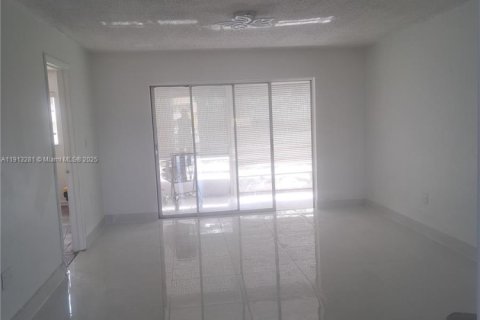 Copropriété à louer à Sunrise, Floride: 2 chambres, 78.97 m2 № 1969406 - photo 4