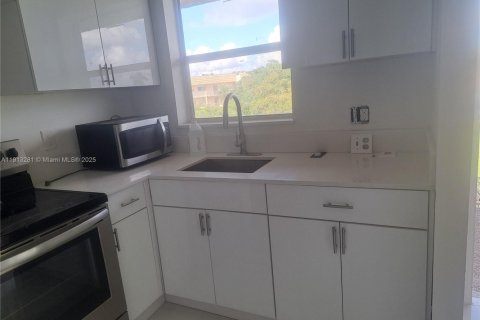 Copropriété à louer à Sunrise, Floride: 2 chambres, 78.97 m2 № 1969406 - photo 12