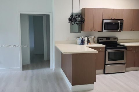 Villa ou maison à louer à Miami, Floride: 3 chambres, 261.43 m2 № 1995778 - photo 5